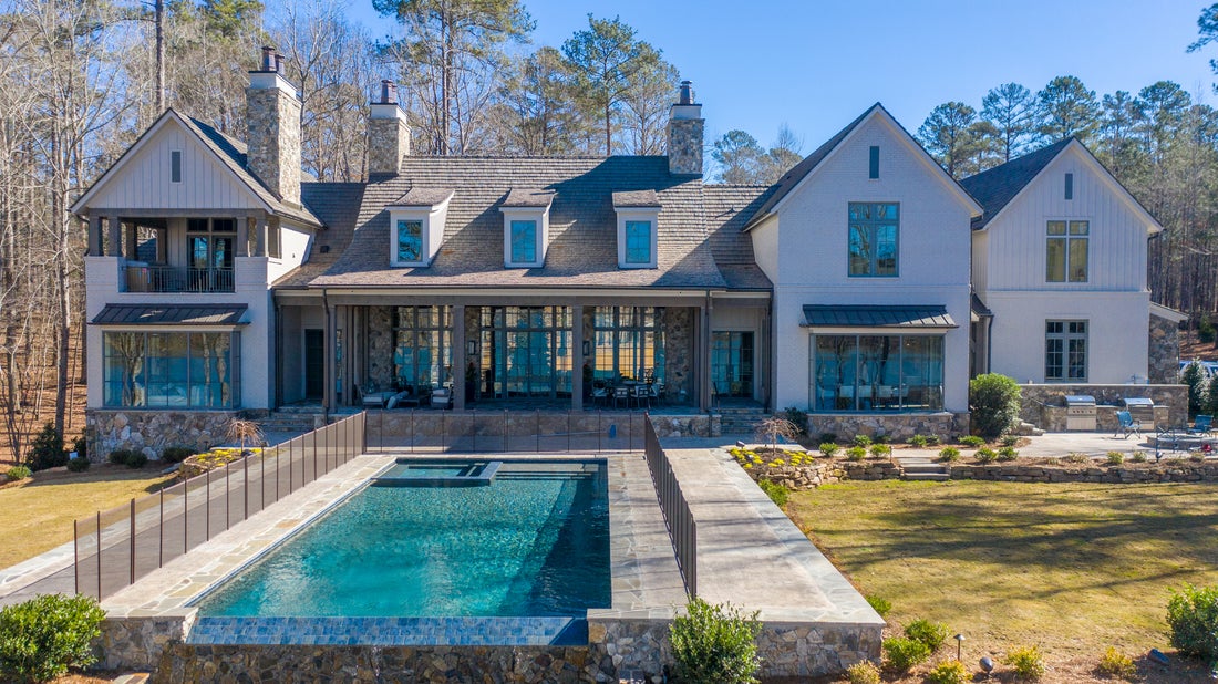 Cedar shake roof on a Lake Forest, Illinois home