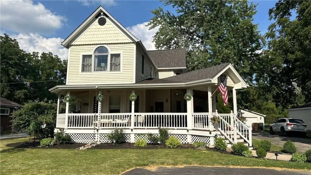 CertainTeed Landmark Driftwood roof on North White Street in Frankfort, IL