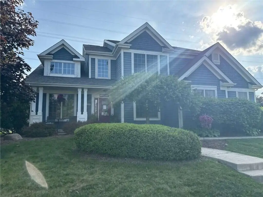 CertainTeed Landmark Georgetown Gray roof replacement on English Drive in Frankfort, IL
